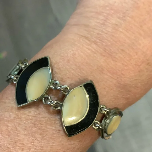 Bracelet - Picture 3 of 6